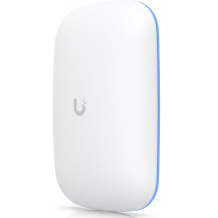 Wi Fi 6 prieigos taškas belaidis stiprintuvas 802.11ax 6 erdviniai srautai iki ~5.3 Gb s 115 m² aprėptis 300+ įrenginių montuojamas ant sienos su AC maitinimo kištuku U6 Extender Baltas Ubiquiti