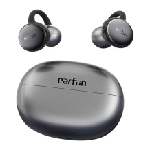 EarFun Clip CW100G TWS bezvadu open-ear austiņas Bluetooth 6.0 LDAC 10.8 mm skaļruņi Hi-Res Audio Wireless līdz ~10 st akumulatora darbības laiks (līdz ~40 st ar uzlādes futrāli) IP55 aizsardzība mikrofonus melns