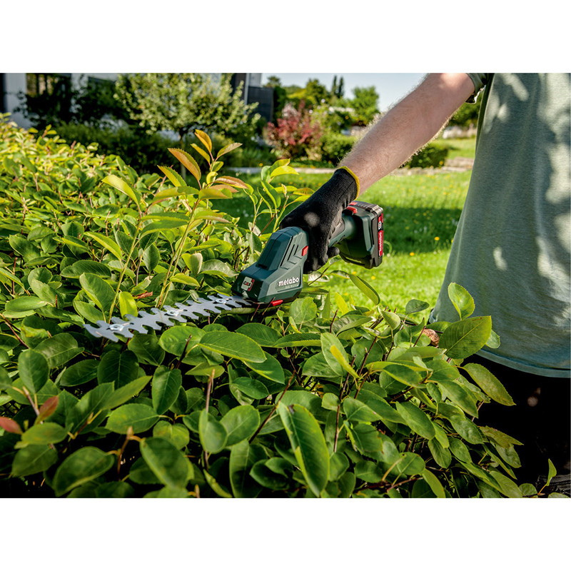 Аккумуляторные газонные ножницы-кусторез для травы и кустов SGS LTXQ18V 601609850 Metabo