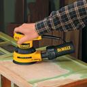 Dewalt Multi-Purpose Smil&scaron;u Papīrs 125mm 40G 8 Caurumu ROS Diski 25 Gab, Dzeltena, Saderīgs ar nejau&scaron;o orbītu, Stearāta pārklājums