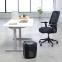 Fellowes H&auml;vitaja LX45 4400501, 4 m/min, 8 lehte, 17 l, P-4, ristl&otilde;ige, turvaseade