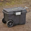 Stanley 52L Mobilā Darba Kaste STST33090-1, 52l, 40kg, IP43, noņemama kaste, V-groove, teksturēta rokturis, 7 collu riteņi