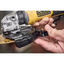 Dewalt Leņķa slīpma&scaron;īna DCG404S2T-QW 18V, 125 mm, 2 x 3,5 Ah, bez oglī&scaron;u motors, elektroniska bremze, elektroniska sajūga