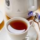 Elektrinis virdulys standartinis 2200 W belaidis AD 1380w 1 L polipropileno korpusas 360&deg; besisukantis pagrindas STRIX saugos sistema automatinis i&scaron;sijungimas Balta Adler