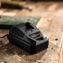 Ātrais lādētājs akumulatoriem ar 18 V spriegumu un 4.5 A uzlādes strāvu Fast Charger 7064769 Batavia