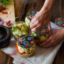 580 ml klaaspurk v&auml;rvilise kaanega BROWIN 132581 &Oslash;82/6, 6 tk.