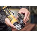 Dewalt Leņķa slīpma&scaron;īna DCG404S2T-QW 18V, 125 mm, 2 x 3,5 Ah, bez oglī&scaron;u motors, elektroniska bremze, elektroniska sajūga