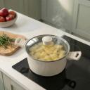 Russell Hobbs Katls RH03877C, 24cm, krēma, alumīnijs, ar vāku, saderīgs ar visām plīts virsmām