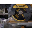 Dewalt Ripzāģis DT1473-QZ 216mm 30mm 8T PCD Multi Materiāliem, 7000 rpm, 12&deg; Zobu leņķis, 2mm Kerf, FTG, Antivibrācijas sloti