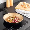 Russell Hobbs Praepann RH01666BEU7, 24cm, alumiinium, must/kuld, mittenematu kate, sobib k&otilde;ikidele pliidi t&uuml;&uuml;pidele