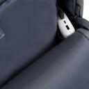 Rivacase Чехол 7562GREY/DARKBLUE, 15.6", 120mm, 635g, 305mm, 460mm, 1 передний карман, USB порт, водоотталкивающая ткань