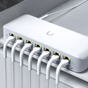 Layer 2 8-portu GbE PoE komutators ar 7 &times; PoE+ izvadi un 1 &times; PoE++ ieeju, RJ45 10/100/1000 Mbps USW-Ultra Balts Ubiquiti