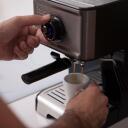 Black Decker Espresso kafijas automāts BXCO1200E ES9200010B, 1200 W, 1.2 L, 15 bāri, 2 tasītes, ar piena putotāju, ar zemējumu