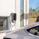 V2C Trydan seinalaadija 22 kW, 32 A, 3 faasi, Type 2 pistiku versioon, must