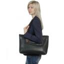 Rivacase Korpus Orly 15.6" 8991BLACK, PU nahk, 1 esikott, 745g, must