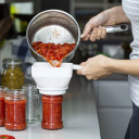 Пластиковая воронка для удобной закатки консервных банок fi 52-85 мм 139199 Browin