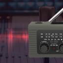Hawk Pārnēsājams kloķa radio HWRDI410GN, FM/AM, 5W, USB-C uzlāde, lukturis, SOS funkcija
