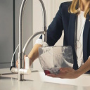 Sügavpuhastusseade pesufunktsiooniga 750W sügavate kiudude tõstmiseks SpotClean Pro punane titaan X 1558N Bissell