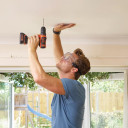 10,8 V gręžtuvas ir 2 x 1,5 amperų baterijos ir įkroviklis su komplekto dėžute BDCDD12K1B-QW BLACK DECKER