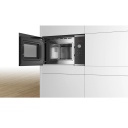 Built-in microwave oven with 20 L capacity and 800 W power BFL523MS0 Stainless Steel/Black Bosch