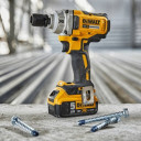 Akumuliatorinis veržliaraktis 1/2";, 18V, 447Nm, 1x4Ah; DCF894M1T-QW DEWALT