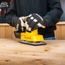 Slīpma&scaron;īna 240W, POWERPLUS, POWX0445, 90 mm x 182 mm slīpē&scaron;anas virsma, 10 slīpē&scaron;anas papīra lapas