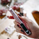 Супер удобная беспроводная маникюрная фрезмашина с 5 уровнями мощности и мега комплектом аксессуаров Розовая AD2181 Adler